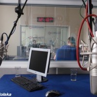 Widok ze studia nagraniowo-serwisowego na reżyserkę i Studio Centralne